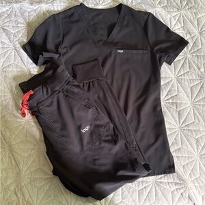 Lago Black Women's Scrub Set